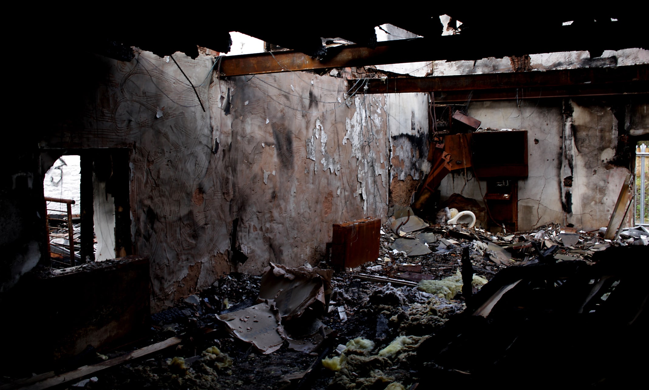 abandoned-urbex-interior_23073073034_o.jpg