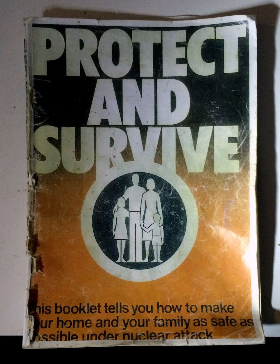 abandoned-urbex-oxford-protect-survive-10_26097643345_o.jpg