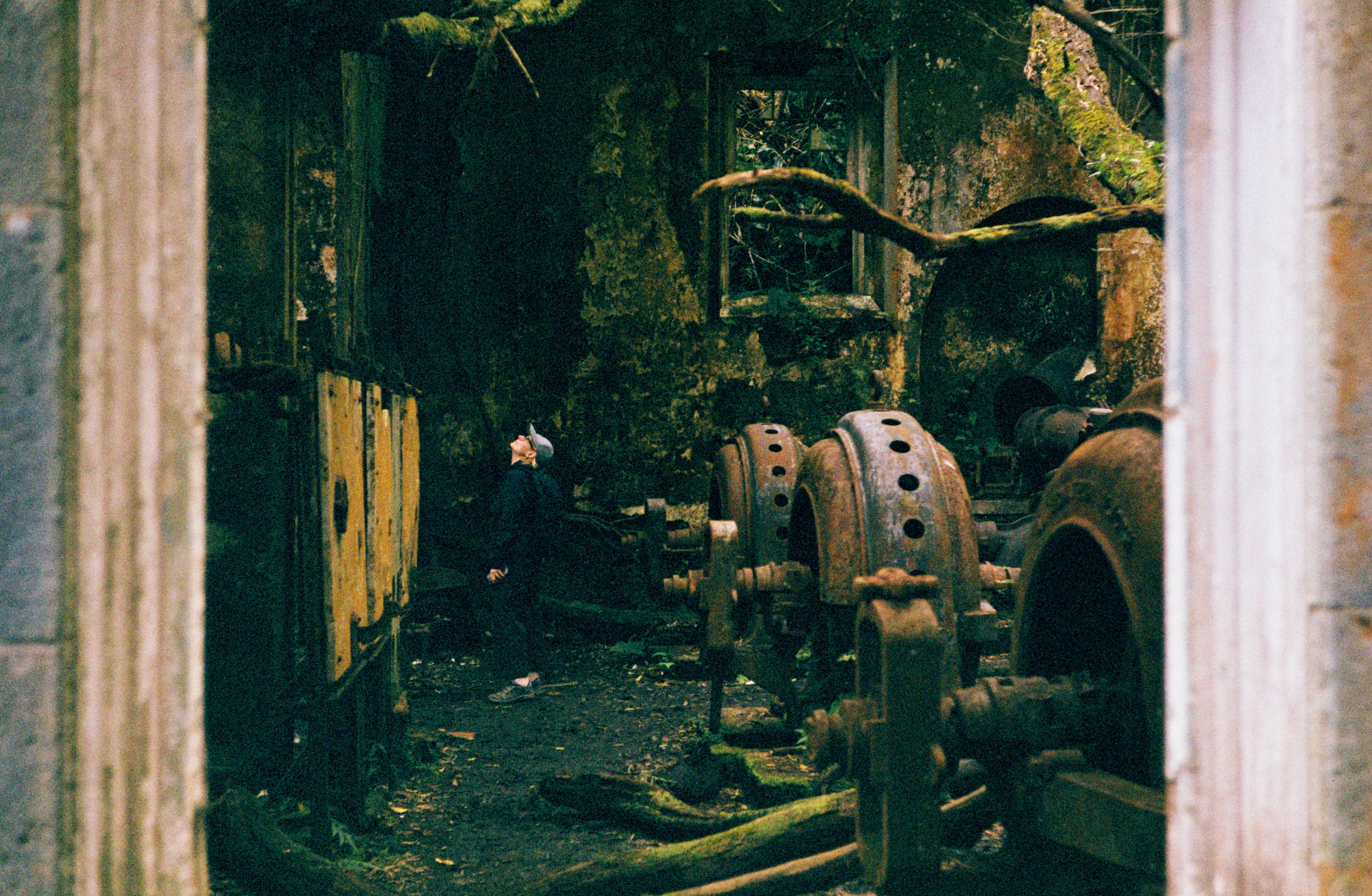 agfa-40mm-solitar-abandoned-hydroelectric-fabrica-cidade.jpg