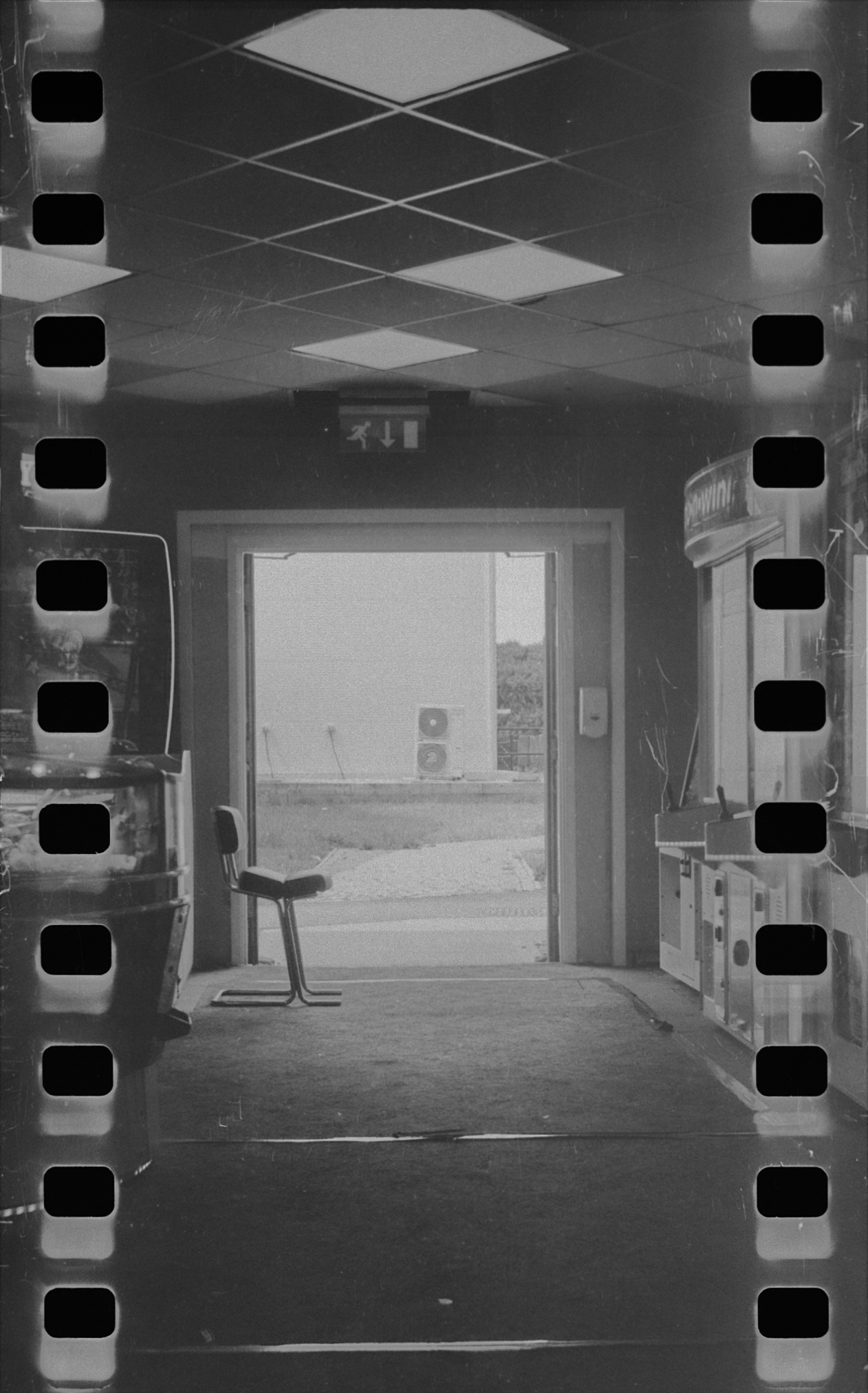 arcade-exit-lubitel-166b-400-iso.jpg