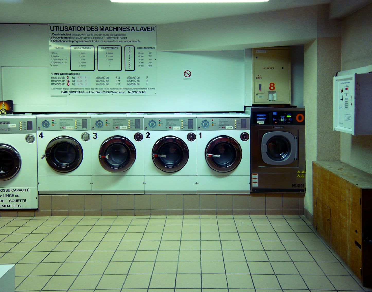 lumix-laundromat-france-thollon-4-3-2-1-8-0_4340846489_o.jpg