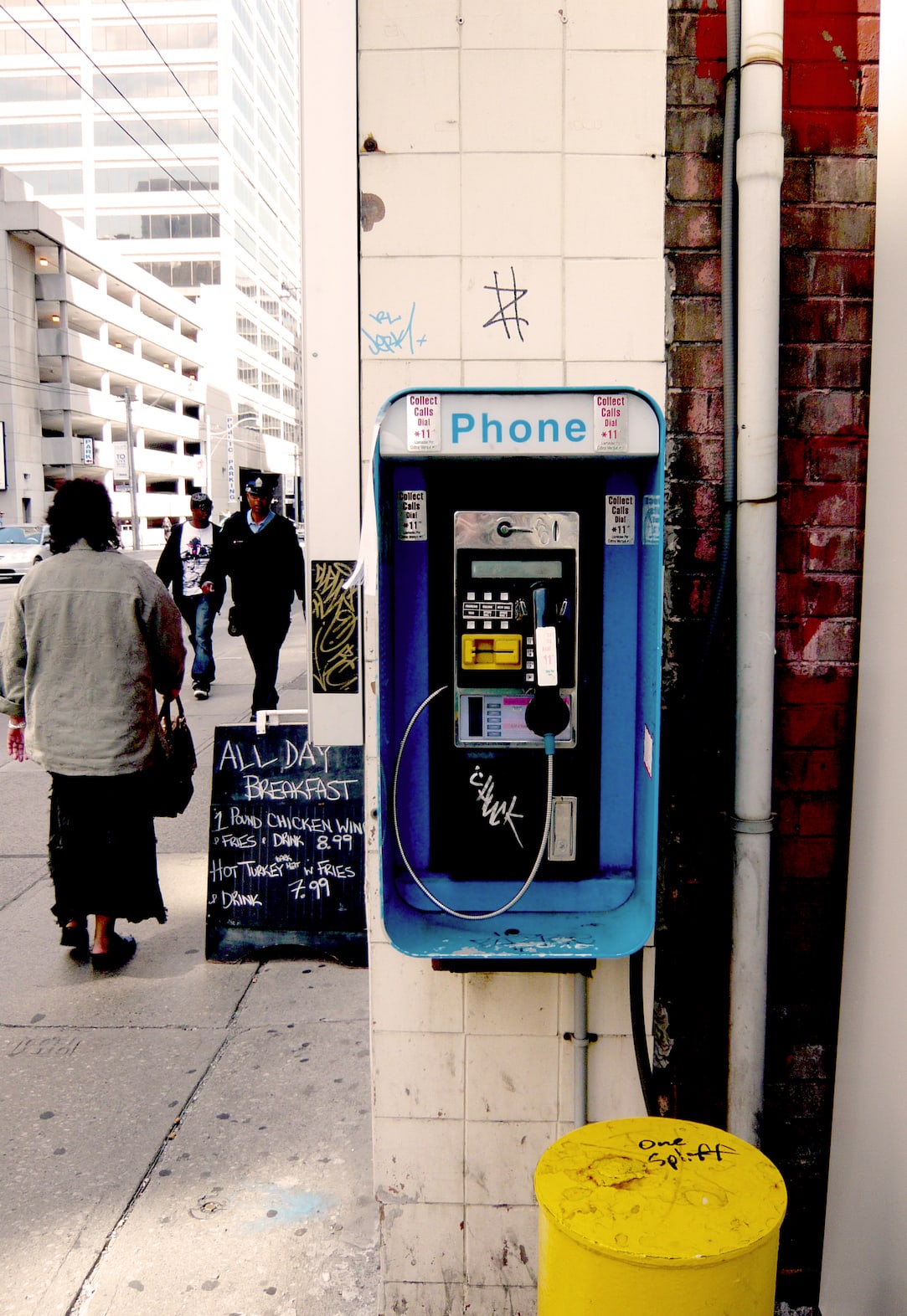 pay-phone-2915364305_0370420ed4_o.jpg