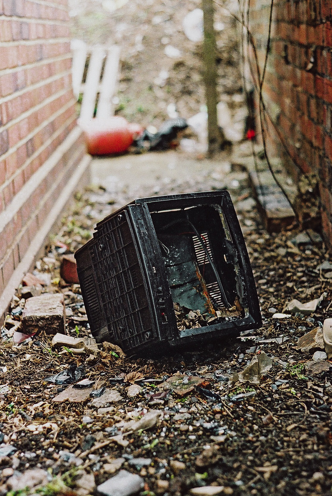 pye-crt-tv-abandoned-094341-cnv00002.jpg