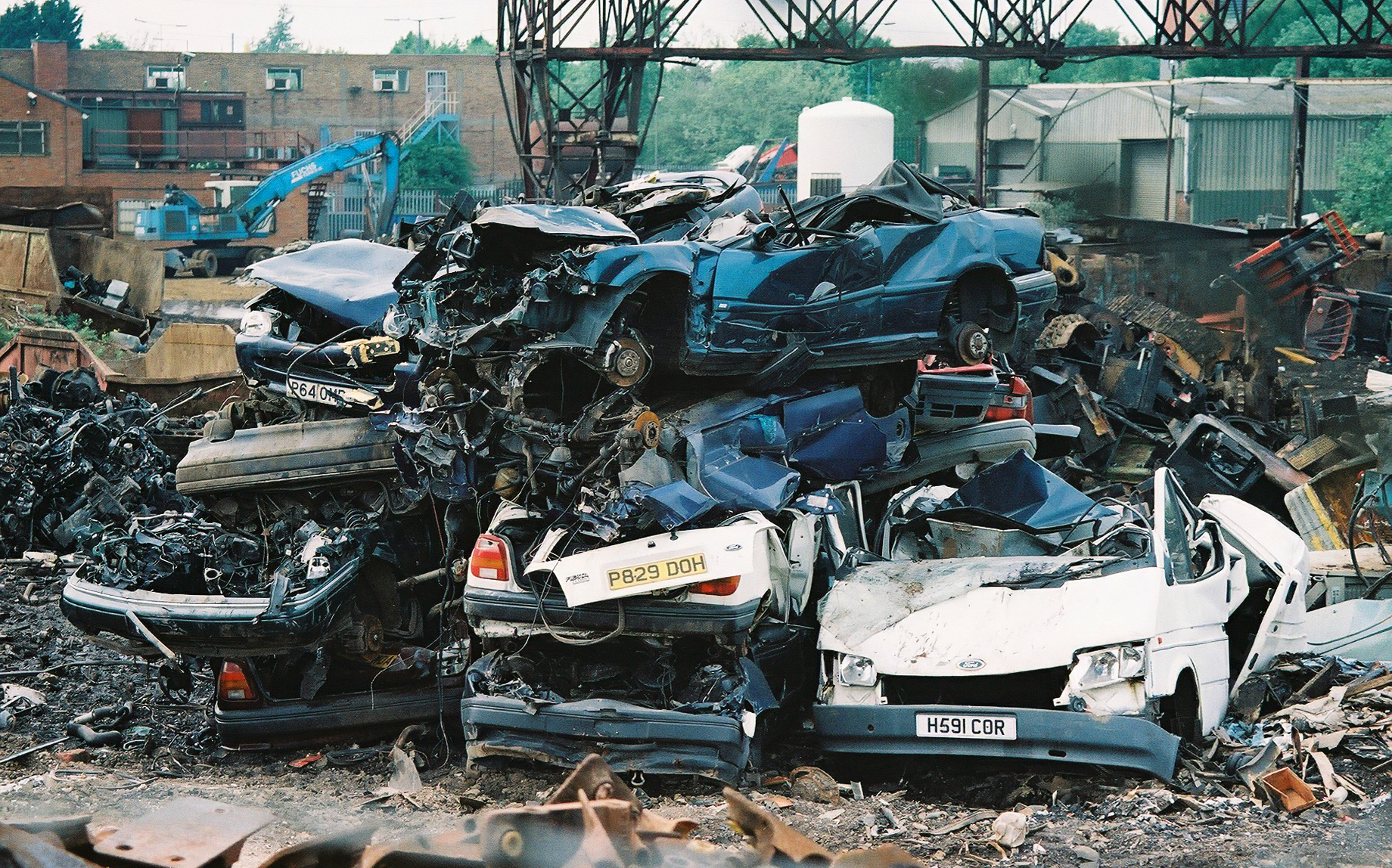 scrap-yard-H591COR-P829DOH-094620-cnv00031.jpg